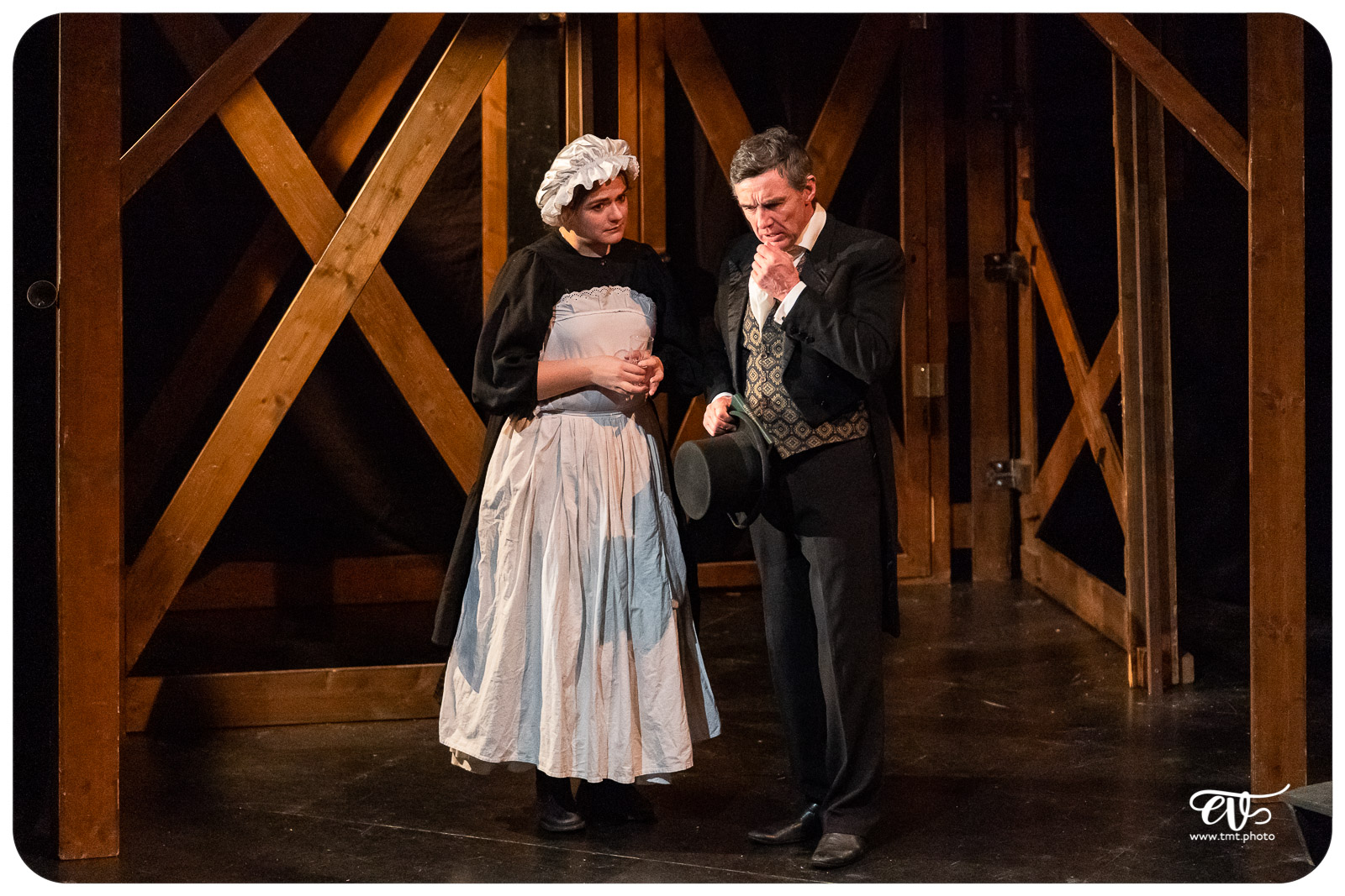 OLIVER TWIST (CIE LA MESNIE H.)